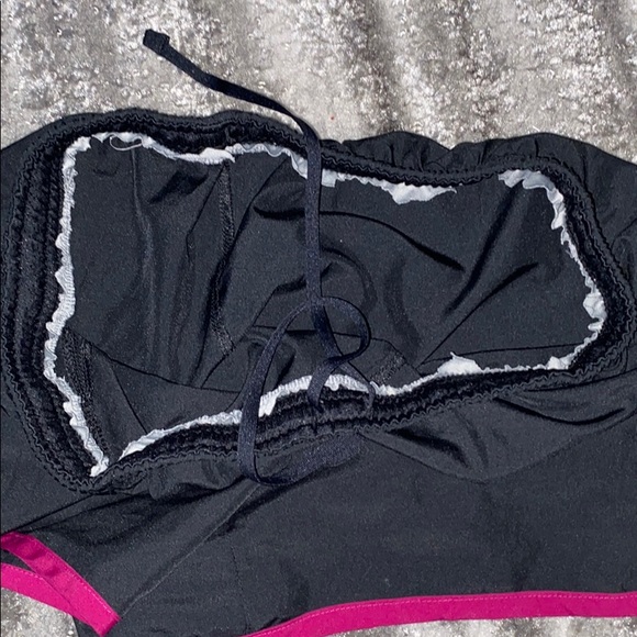 nike running shorts - Picture 3 of 3